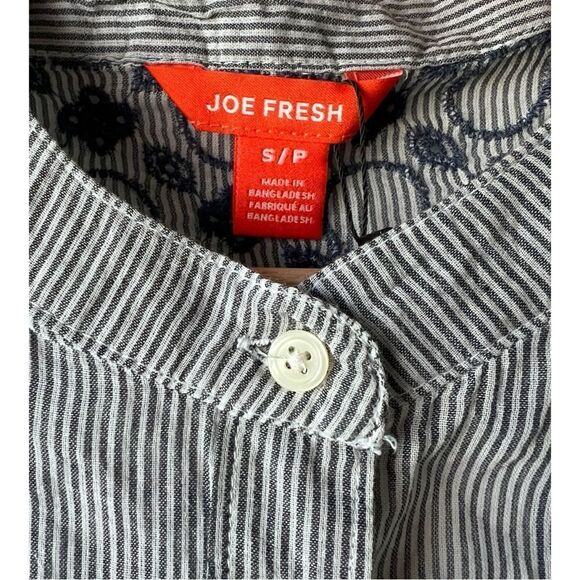 Women’s sleeveless blue blouse light fabric striped floral line design S. - Picture 2 of 12